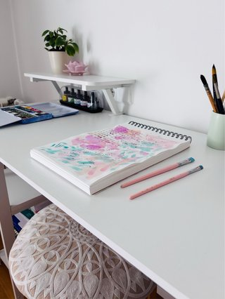 Escritorio blanco 100x50 con estantería