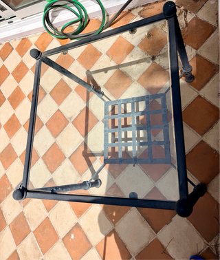 Mesa auxiliar exterior forja y cristal