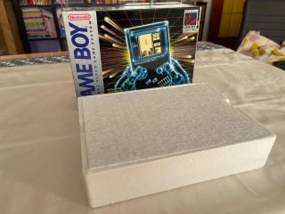 Nintendo Game Boy Compact Video Game System. Nueva
