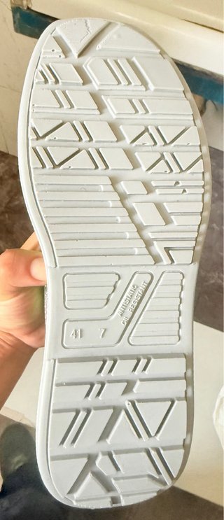 Zapatos de seguridad Diadora grises y verdes