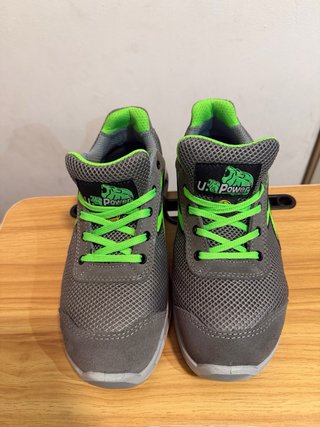 Zapatos de seguridad Diadora grises y verdes