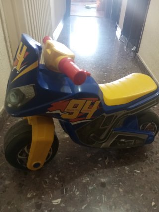 Moto de juguete para niños