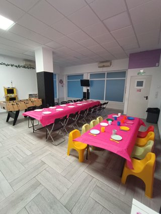 Sala para celebraciones, clases o talleres