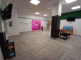 Sala para celebraciones, clases o talleres