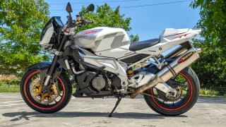 Aprilia Tuono 1000R Naked Moto