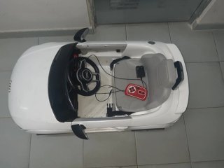 Coche eléctrico 12V con mando