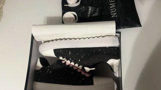 Numeris Zapatillas Negras y Blancas