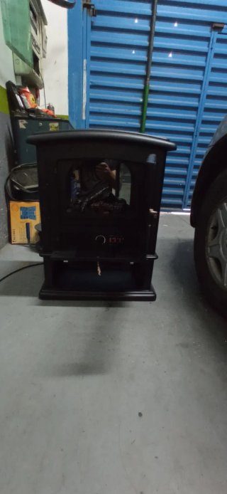 Chimenea eléctrica negra
