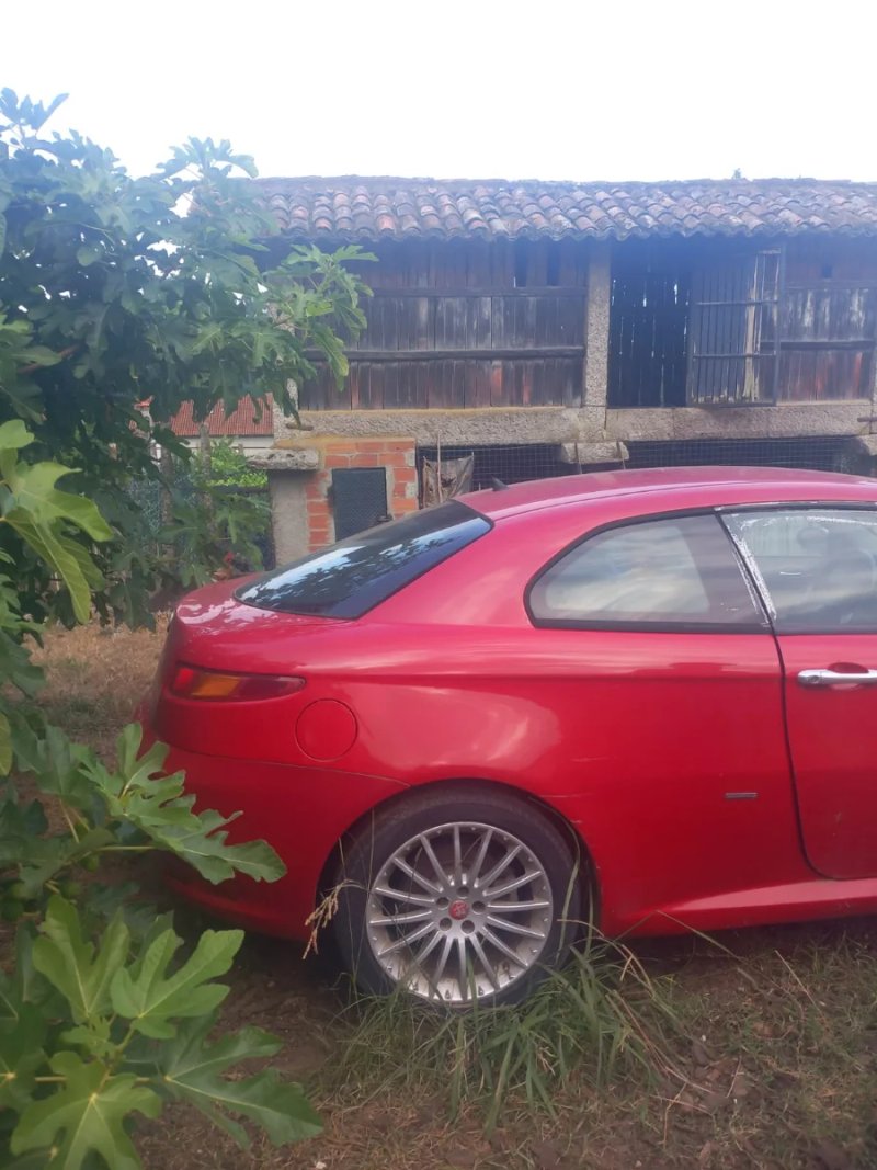 Alfa Romeo GT 2005 - foto 1