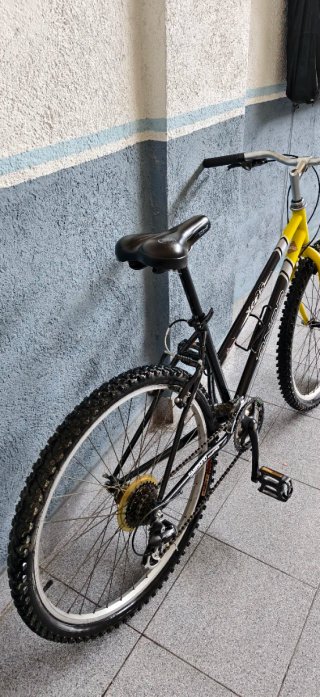 Bicicleta Montaña CONOR XC 25 Negra/Amarilla