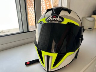 Casco Airoh fibra carbono