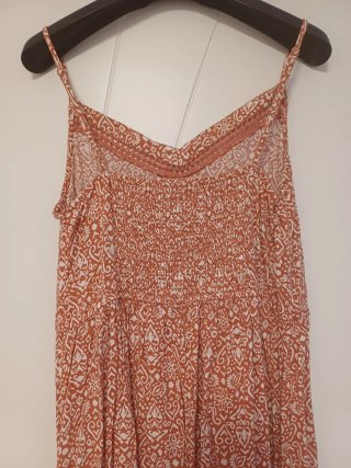 Vestido coral y blanco talla 42