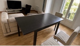 Tavolo da pranzo in legno scuro