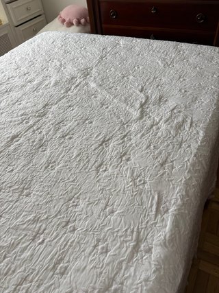Colcha invierno ZARA HOME con volante. No envío.