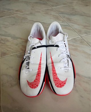 Botas de fútbol Nike Phantom Rojas