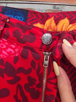 Pantalones vaqueros vinilo estampado