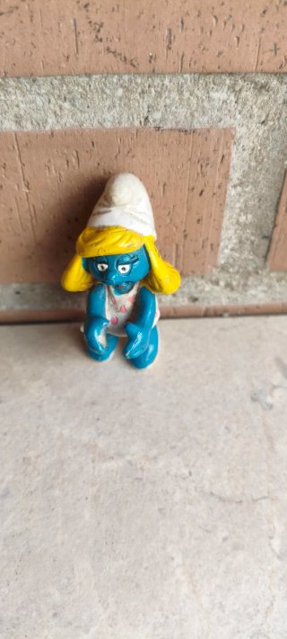 Pitufina figura