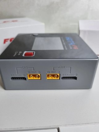 Caricabatterie HOTA F6 Quad Channel 4x15A