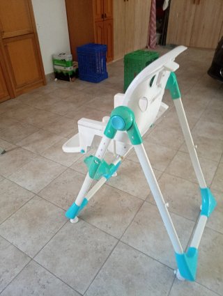 Trona de bebé con ruedas