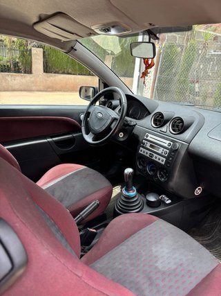 Ford Fiesta 2004