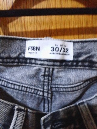 2 pantalones baggy incluidos