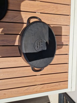 Olla de Hierro Fundido Crofton Ovalada