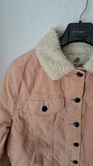 Abrigo estilo pana con borreguito