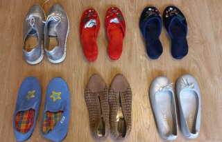 Lote 12 Zapatos plateados y azules. Bonites, play