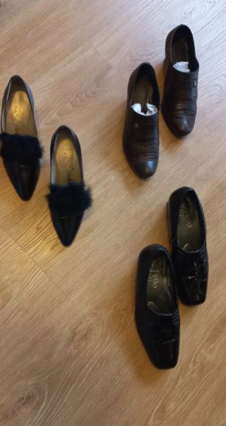 Lote 12 Zapatos plateados y azules. Bonites, play