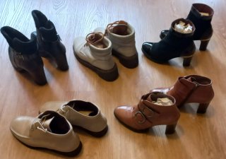Lote 12 Zapatos plateados y azules. Bonites, play
