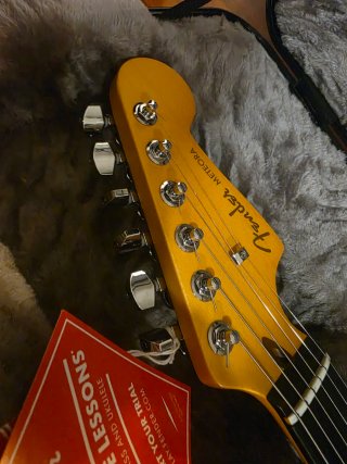 Fender Meteora Ultra II Texas Tea - Nueva