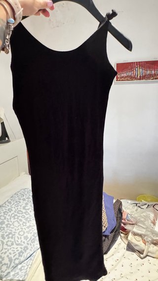 Vestido negro de tirantes
