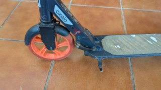 Patinete Oxelo Negro y Naranja