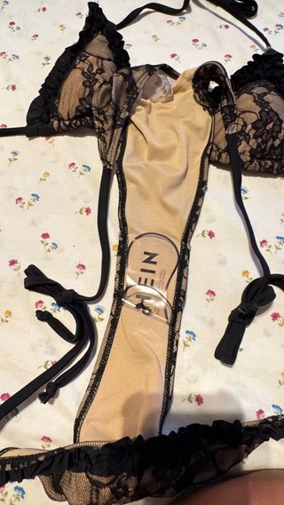Bikini encaje negro y beige