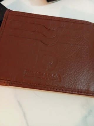Cartera de piel marrón