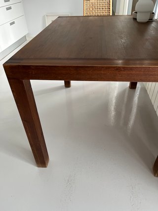 Mesa de madera maciza artesanal