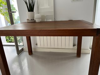 Mesa de madera maciza artesanal