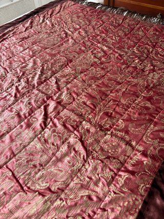 Pie de cama brocado con flecos Pablo Paniker