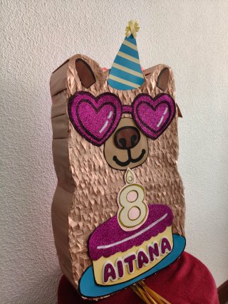 Piñata capibara cumpleaños