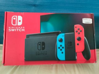 Nintendo Switch v2 azul y rojo