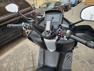 Zontes 125E Maxi-Scooter Negra y Gris