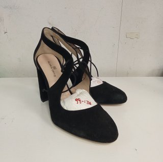 Zapatos tacón Gloria Ortiz negros