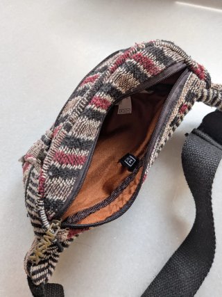 Riñonera con estampado étnico