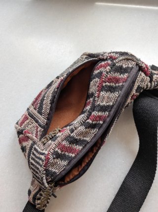 Riñonera con estampado étnico