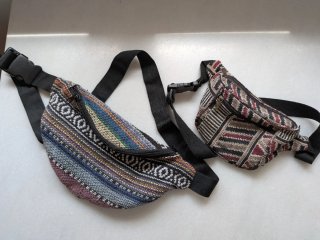 Riñonera con estampado étnico