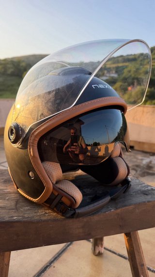Casco Nexx Negro con Visera Marrón
