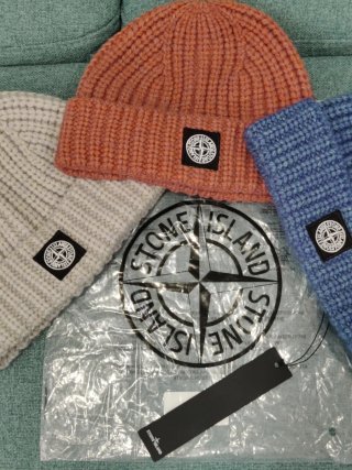 Set 3 berretti lana Stone Island