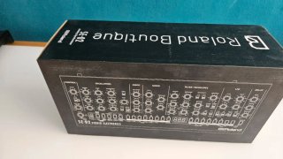 Roland SE-02 Sintetizador Analógico