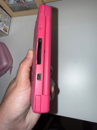 Nintendo DSi Fuscia