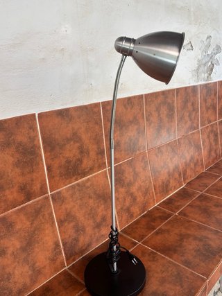 Lámpara de pie moderna metal y extensible